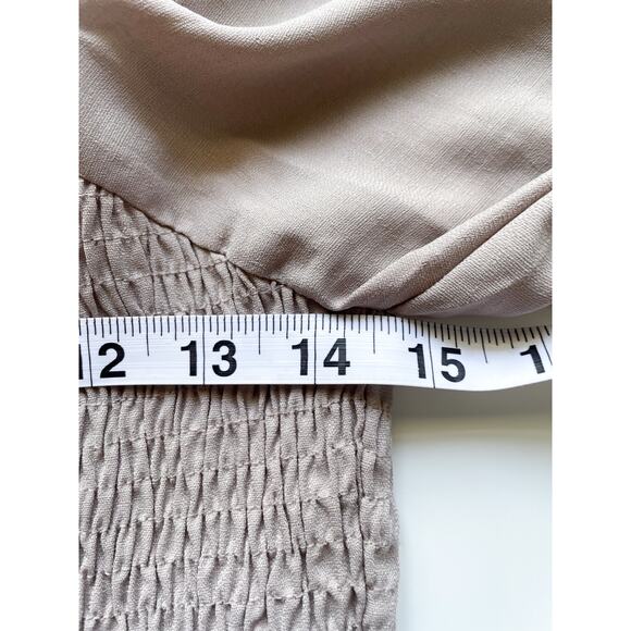 Women's Paper Crane Taupe Smocked Long Sleeve Top Size Large - Picture 3 of 6